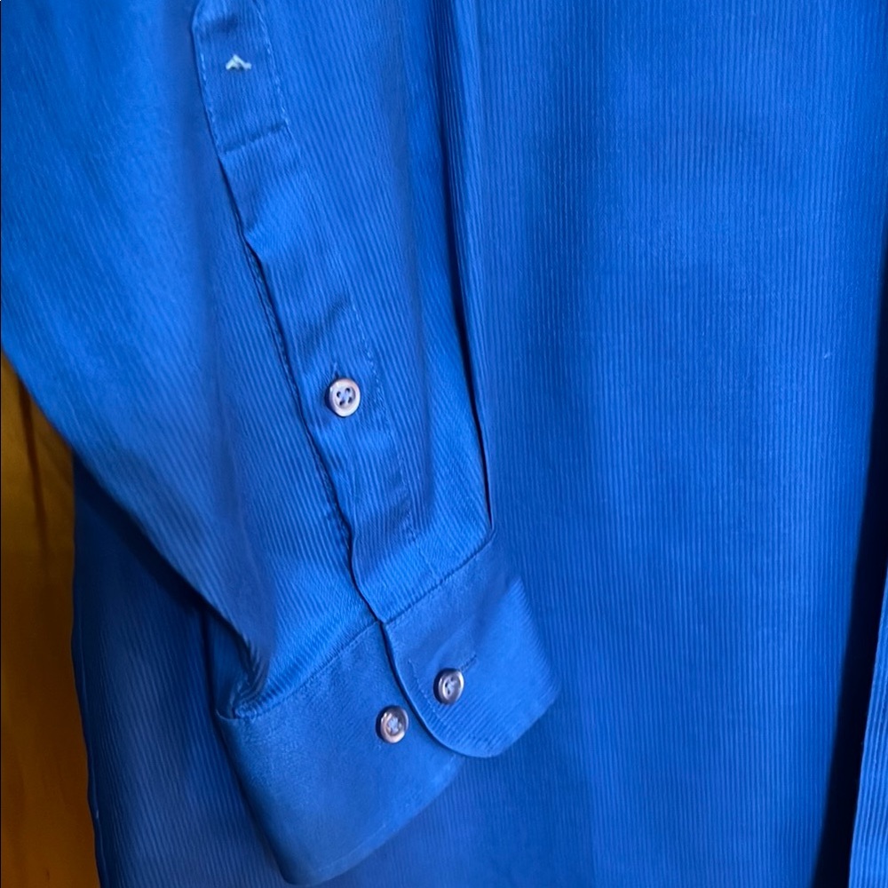 Van Heusen Blue Dress Shirt Classic Design Size 16 32/33 Wrinkle Free Classic Fi - Picture 6 of 7